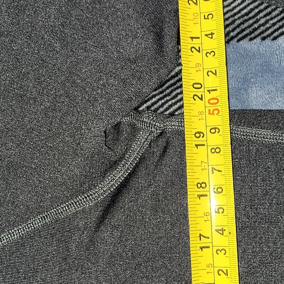 Vintage. Made in USA. Patagonia. Stretchy longsleeve. 1/4 zip pullover. Size Med - Picture 11 of 16